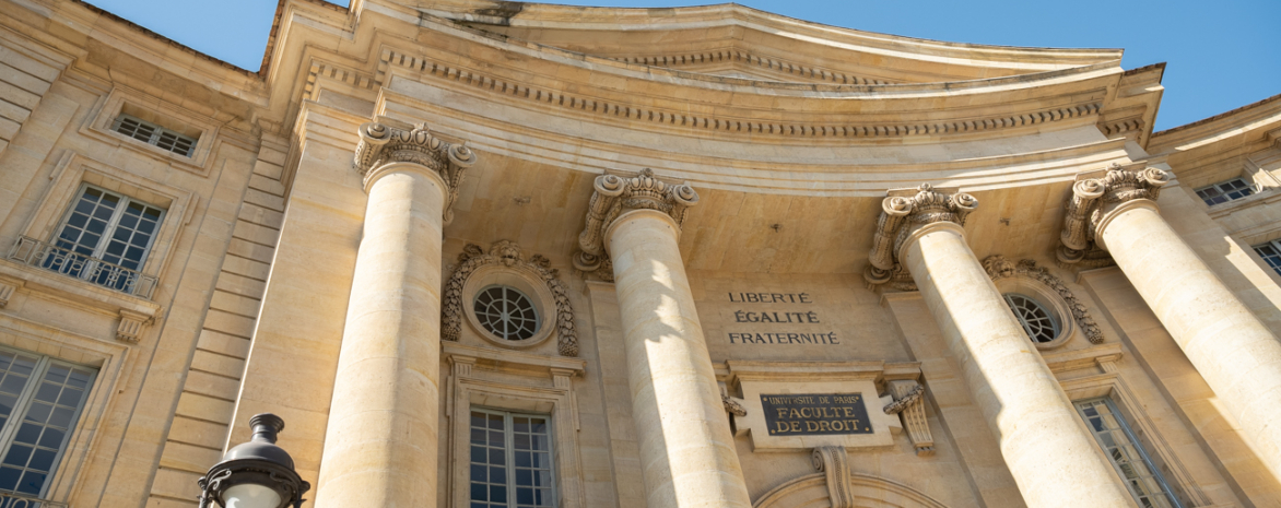 Photo de la façade du centre Panthéon Photo de la façade du centre Panthéon